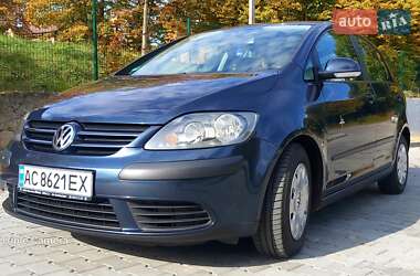 Хэтчбек Volkswagen Golf 2005 в Горохове