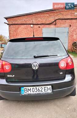 Хэтчбек Volkswagen Golf 2004 в Сумах