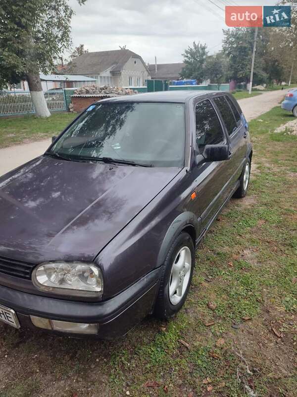 Хэтчбек Volkswagen Golf 1994 в Каменец-Подольском