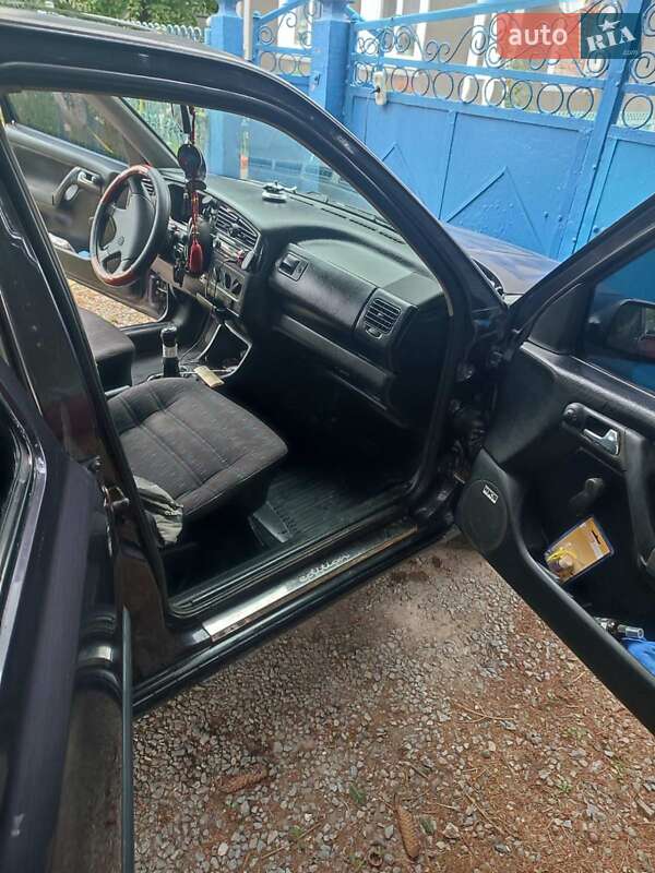 Хэтчбек Volkswagen Golf 1994 в Каменец-Подольском