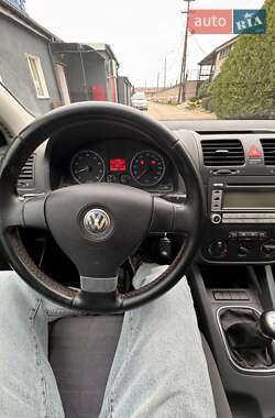 Хэтчбек Volkswagen Golf 2007 в 