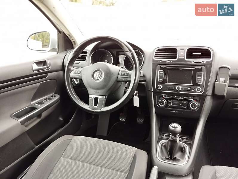 Универсал Volkswagen Golf 2011 в Луцке фото 2 Универсал Volkswagen Golf 2011 в Луцке
