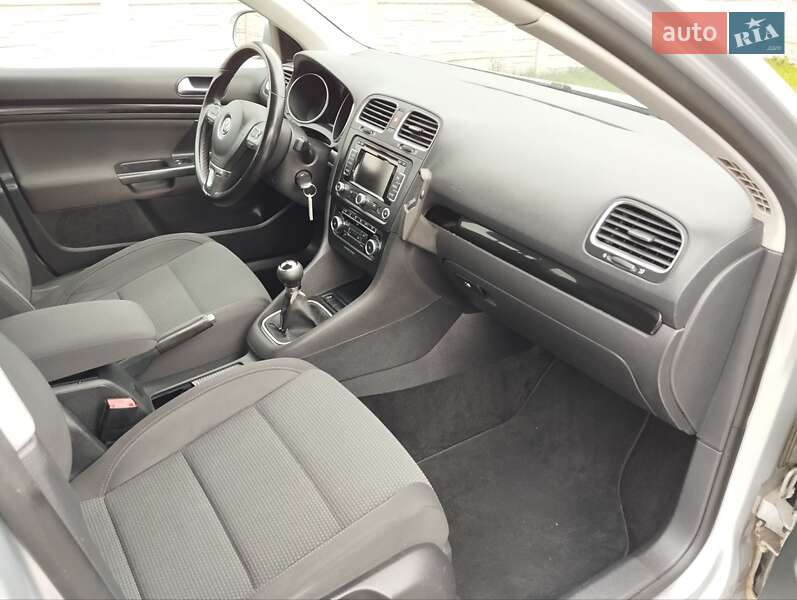 Универсал Volkswagen Golf 2011 в Луцке фото 24 Универсал Volkswagen Golf 2011 в Луцке