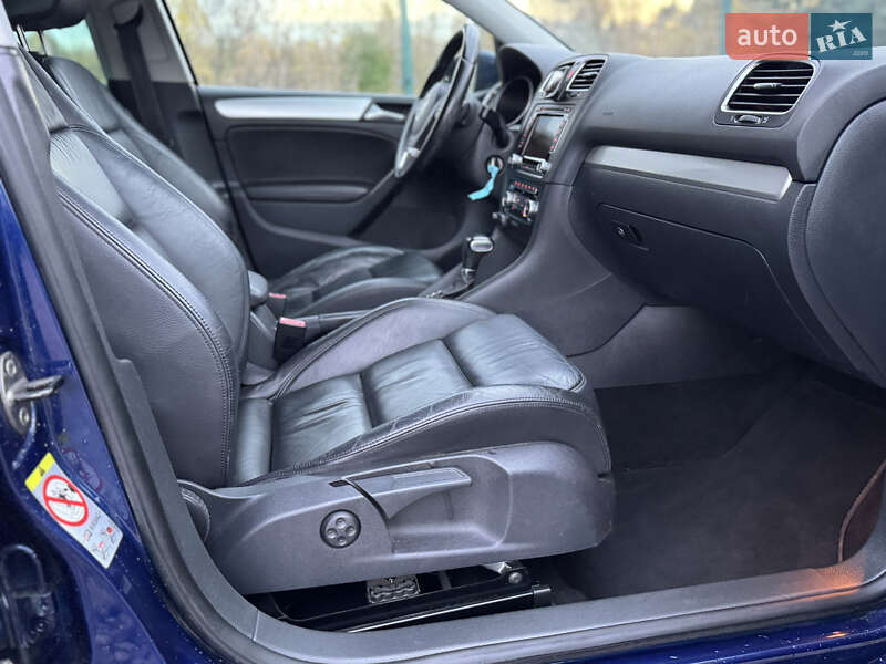 Хетчбек Volkswagen Golf 2010 в Дрогобичі
