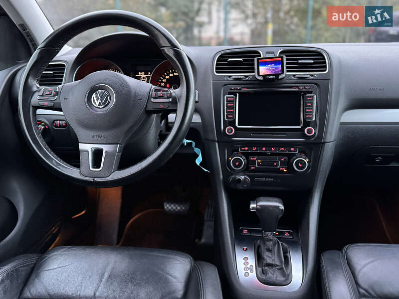 Хетчбек Volkswagen Golf 2010 в Дрогобичі