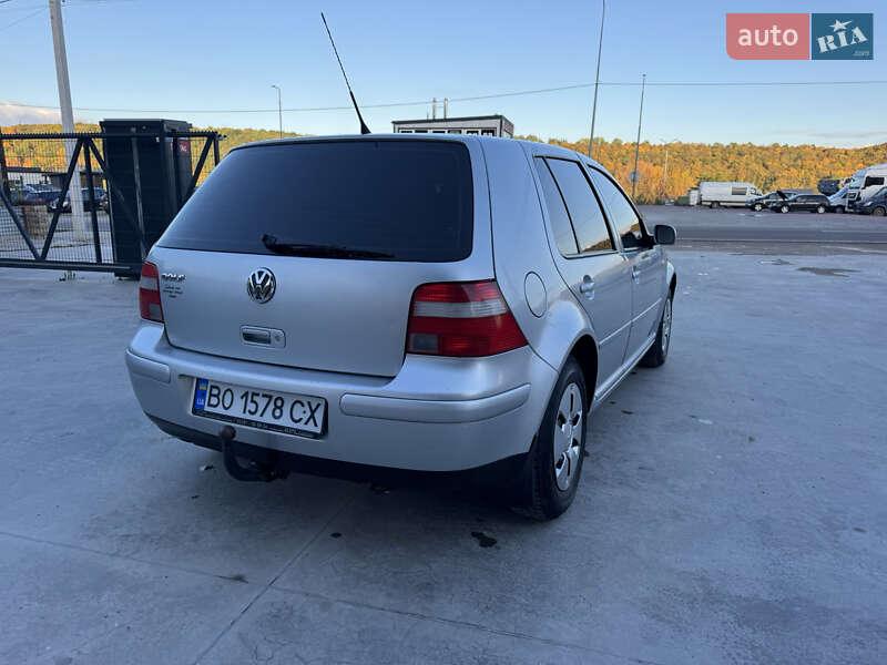 Хетчбек Volkswagen Golf 2003 в Тернополі