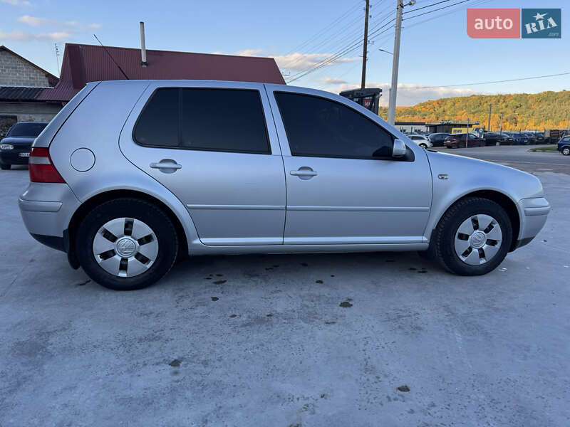 Хетчбек Volkswagen Golf 2003 в Тернополі