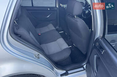 Хэтчбек Volkswagen Golf 2003 в  фото 17 Хэтчбек Volkswagen Golf 2003 в