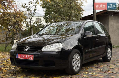 Хетчбек Volkswagen Golf 2005 в Радехові