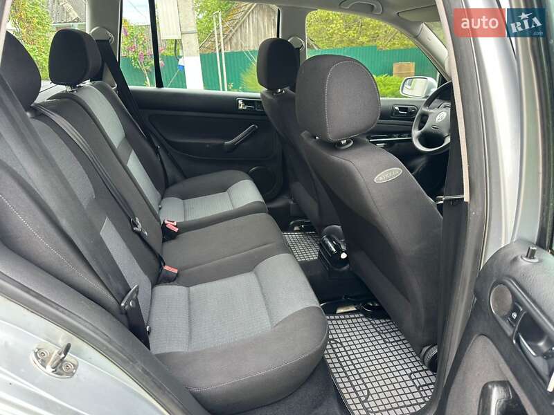 Универсал Volkswagen Golf 2003 в Бучаче фото 26 Универсал Volkswagen Golf 2003 в Бучаче