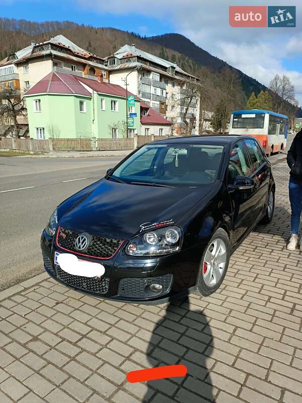 Хэтчбек Volkswagen Golf 2003 в Межгорье фото Хэтчбек Volkswagen Golf 2003 в Межгорье