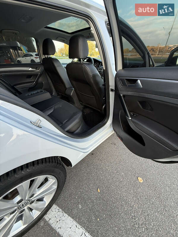 Хэтчбек Volkswagen Golf 2020 в Виннице