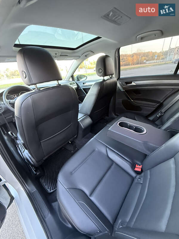 Хэтчбек Volkswagen Golf 2020 в Виннице