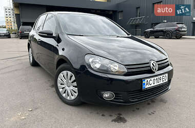 Хэтчбек Volkswagen Golf 2009 в Ровно