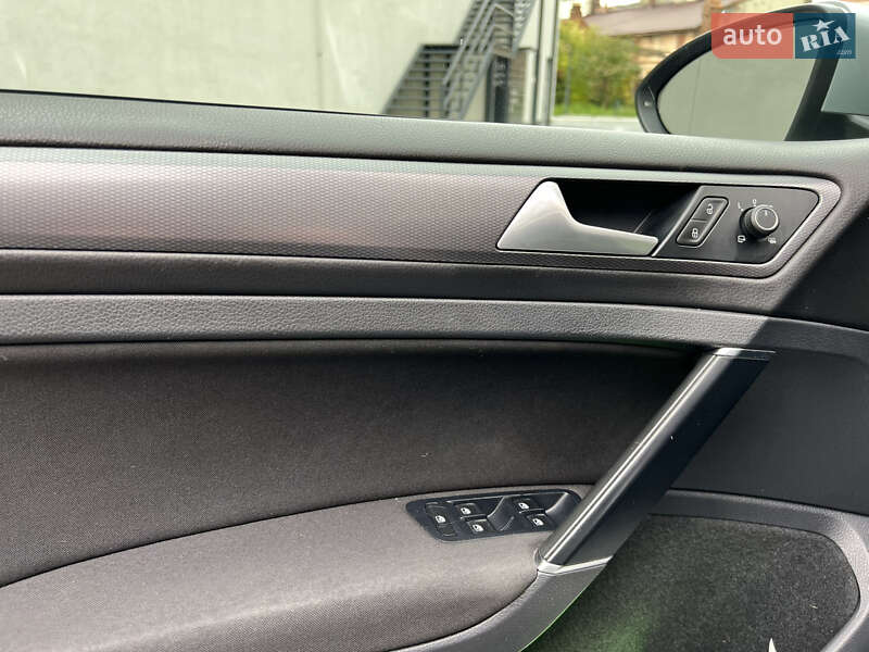 Универсал Volkswagen Golf 2015 в Львове
