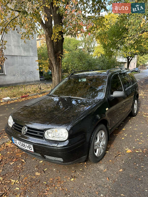 Універсал Volkswagen Golf 2003 в Миколаєві