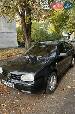 Универсал Volkswagen Golf 2003 в  фото 3 Универсал Volkswagen Golf 2003 в