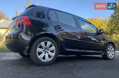 Хэтчбек Volkswagen Golf 2007 в Надворной
