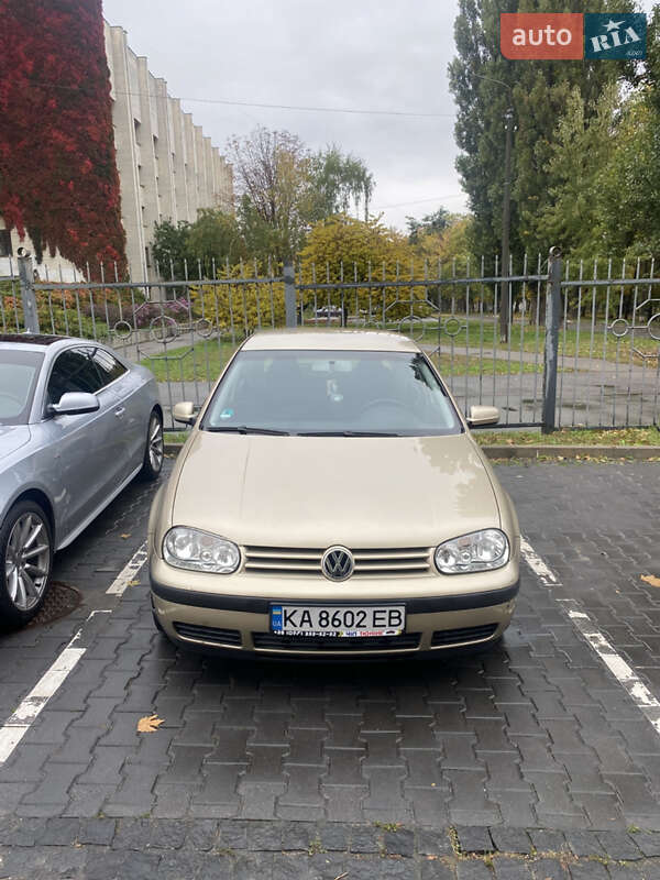 Volkswagen Golf 2002