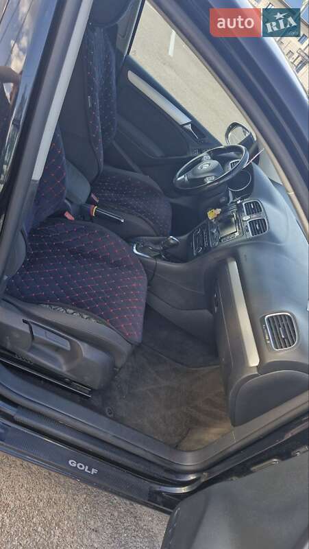 Хэтчбек Volkswagen Golf 2011 в Житомире