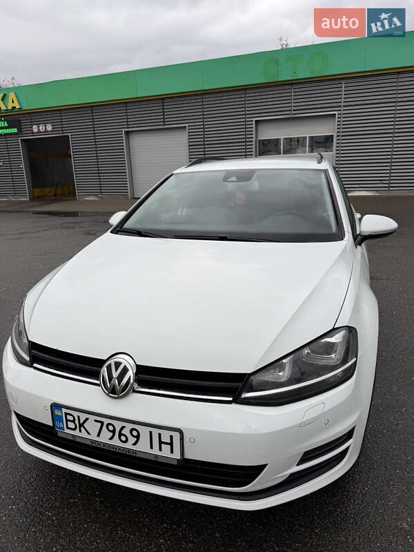 Универсал Volkswagen Golf 2015 в Борисполе