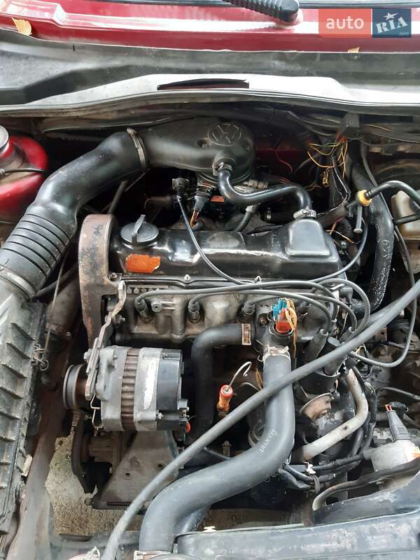 Хэтчбек Volkswagen Golf 1991 в Черновцах