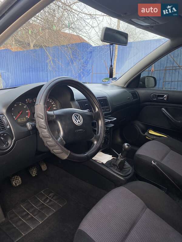 Хетчбек Volkswagen Golf 2000 в Сумах