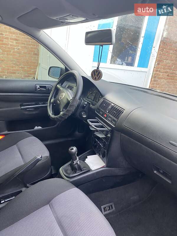 Хетчбек Volkswagen Golf 2000 в Сумах