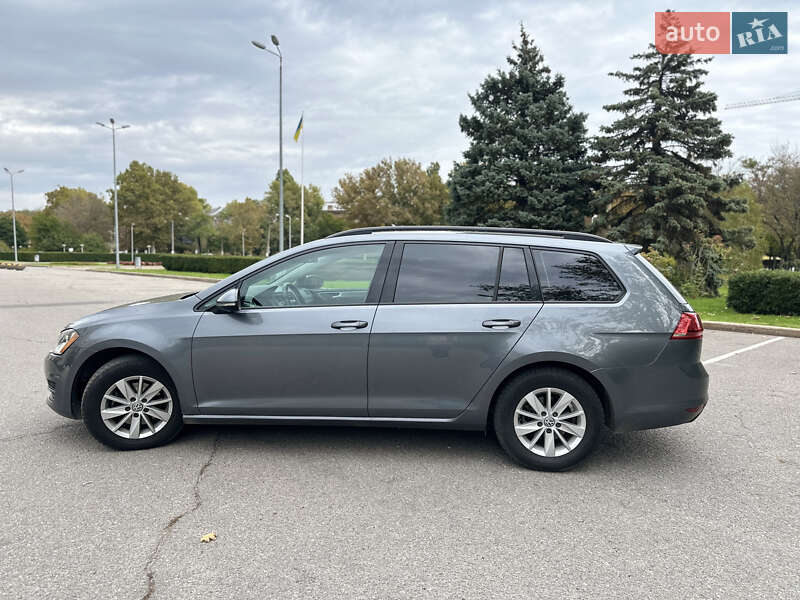 Универсал Volkswagen Golf 2015 в Одессе
