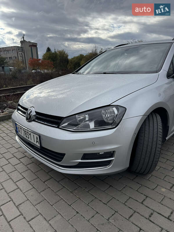 Універсал Volkswagen Golf 2014 в Івано-Франківську