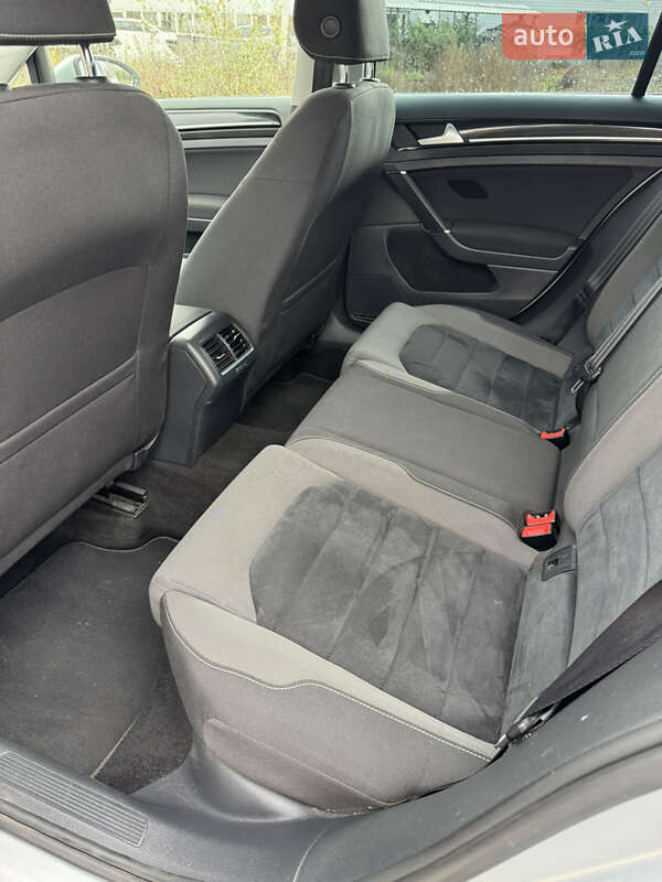 Універсал Volkswagen Golf 2014 в Івано-Франківську