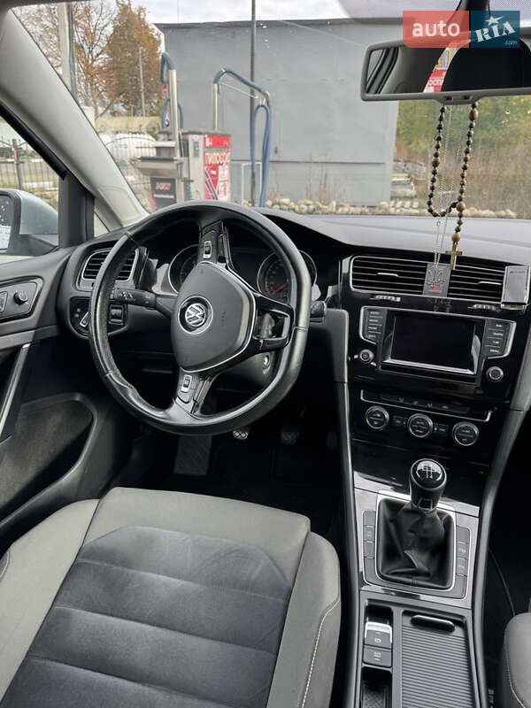 Універсал Volkswagen Golf 2014 в Івано-Франківську