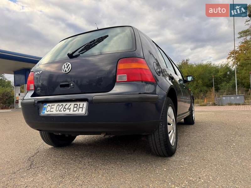 Хетчбек Volkswagen Golf 1998 в Чернівцях