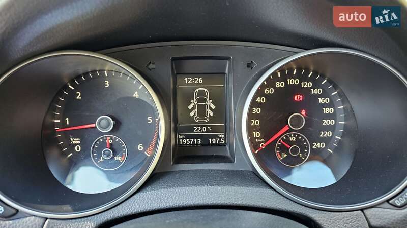 Универсал Volkswagen Golf 2011 в Чернигове
