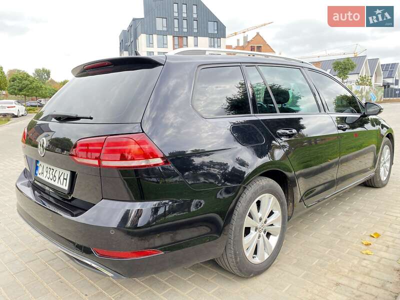 Универсал Volkswagen Golf 2018 в Умани