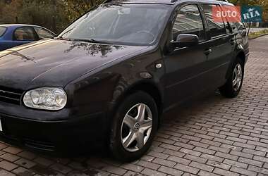 Универсал Volkswagen Golf 2003 в  фото 15 Универсал Volkswagen Golf 2003 в