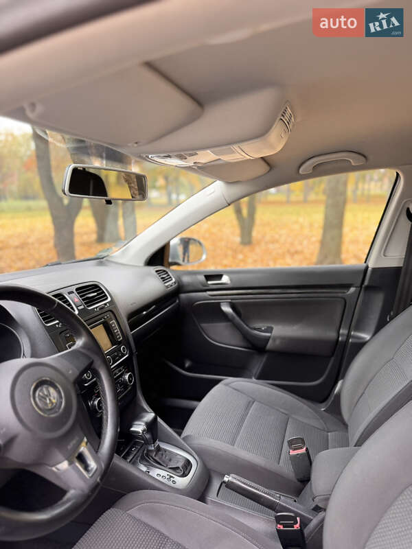 Универсал Volkswagen Golf 2009 в Сумах