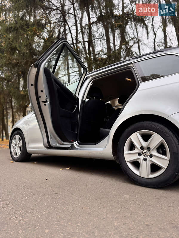 Универсал Volkswagen Golf 2009 в Сумах