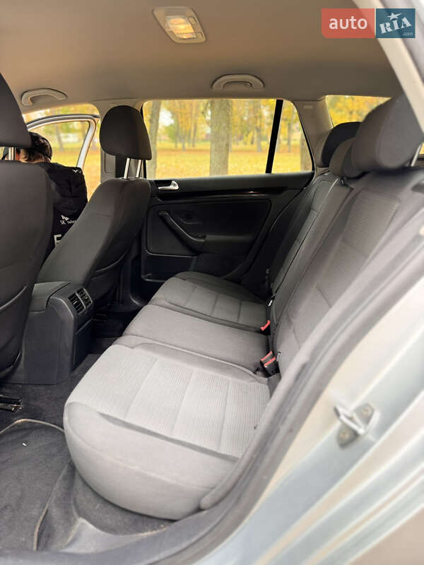 Универсал Volkswagen Golf 2009 в Сумах