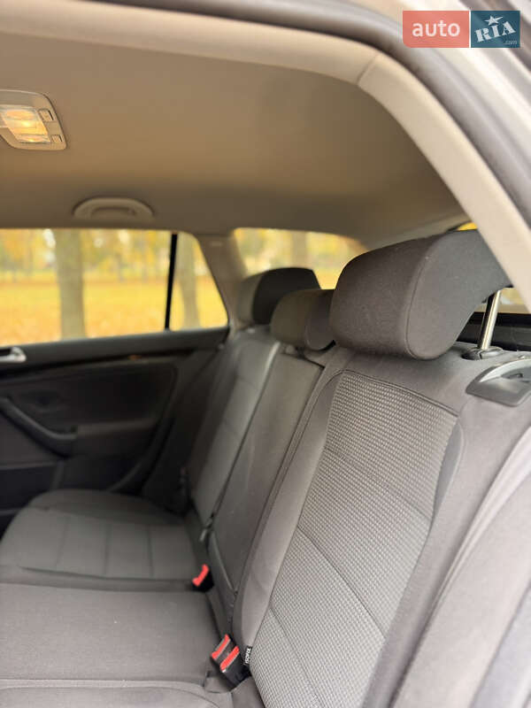 Универсал Volkswagen Golf 2009 в Сумах