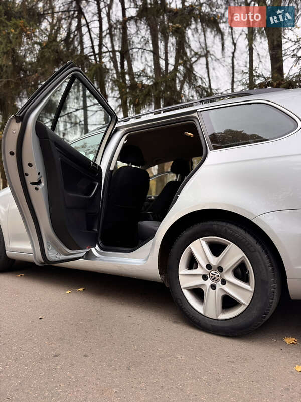 Универсал Volkswagen Golf 2009 в Сумах