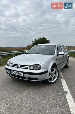 Хетчбек Volkswagen Golf 2002 в Львові