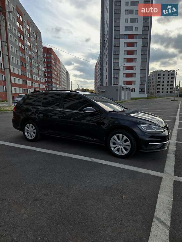 Универсал Volkswagen Golf 2018 в Харькове