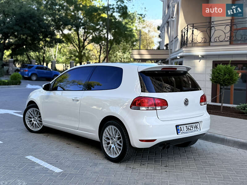 Хэтчбек Volkswagen Golf 2011 в Одессе