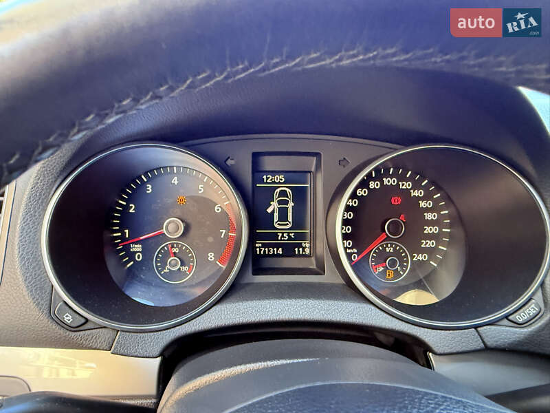 Хэтчбек Volkswagen Golf 2011 в Одессе