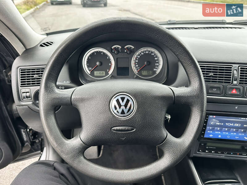 Хетчбек Volkswagen Golf 2003 в Вінниці