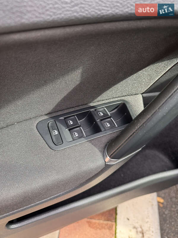 Универсал Volkswagen Golf 2018 в Киеве фото 23 Универсал Volkswagen Golf 2018 в Киеве