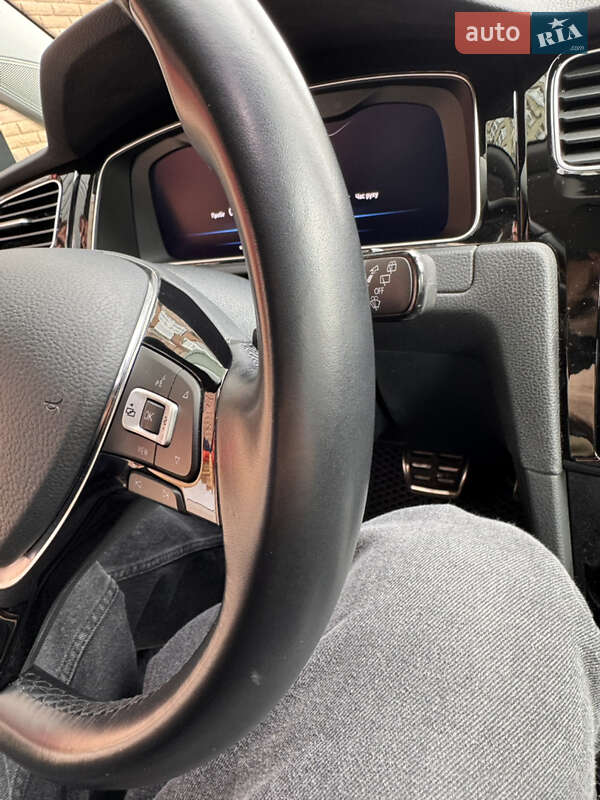 Универсал Volkswagen Golf 2018 в Киеве фото 41 Универсал Volkswagen Golf 2018 в Киеве
