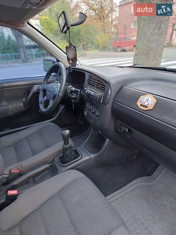 Хетчбек Volkswagen Golf 1998 в Могилів-Подільському