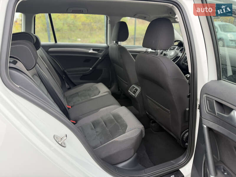 Универсал Volkswagen Golf 2018 в Ровно фото 23 Универсал Volkswagen Golf 2018 в Ровно